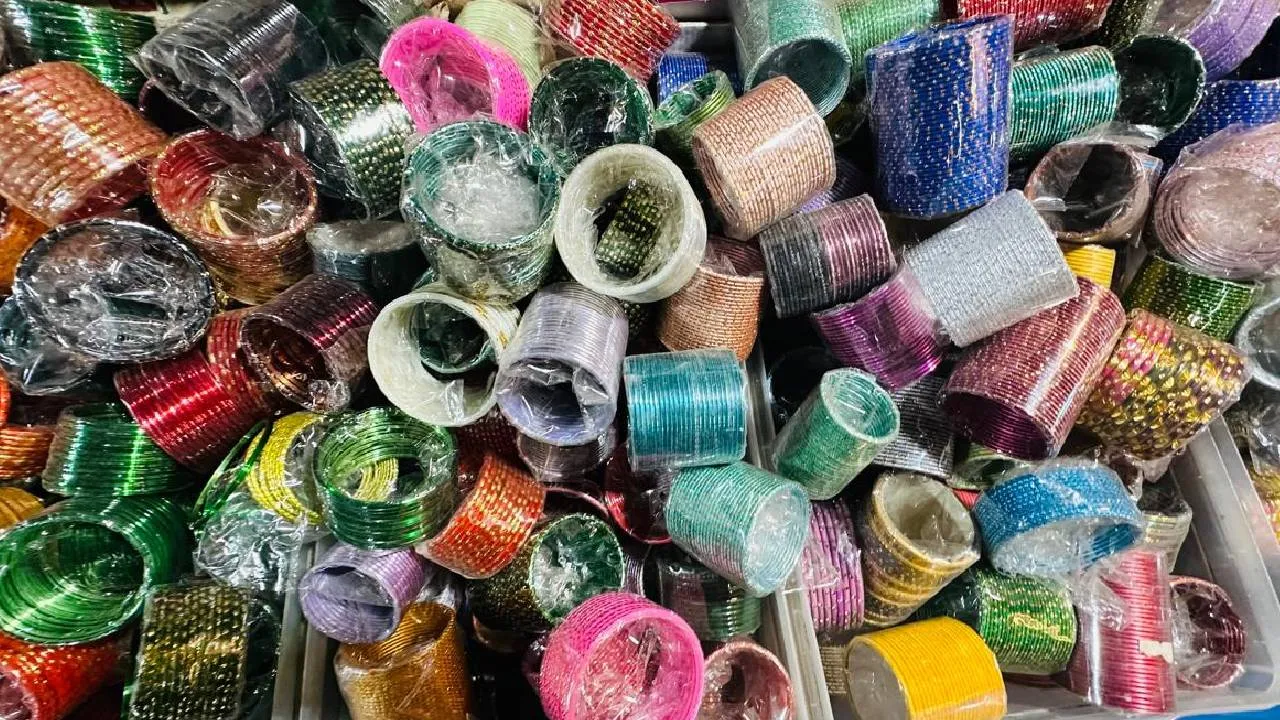 Ugadi-Ramzan Fashion 2026: ಯುಗಾದಿ-ರಂಜಾನ್ ಸೀಸನ್‌ನಲ್ಲಿ ಬ್ಯಾಂಗಲ್ಸ್ ಕಲರವ! - Image 4