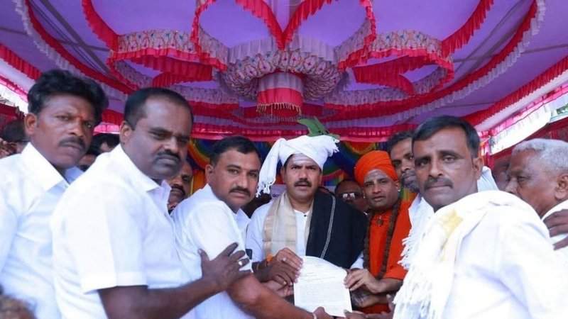 Vijayendra in Tumkur