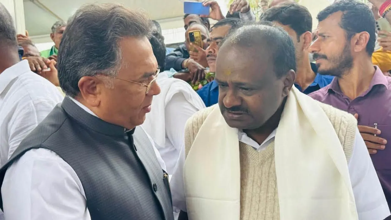 Chennamma Deve Gowda: ಚೆನ್ನಮ್ಮ ಉತ್ತರ ಕ್ರಿಯಾದಿ ಕಾರ್ಯ; ಸಮಾಧಿಗೆ ದೇವೇಗೌಡರ ಕುಟುಂಬದಿಂದ ಪೂಜೆ, ಹಲವು ಗಣ್ಯರು ಸೇರಿ ಸಾವಿರಾರು ಮಂದಿ ಭಾಗಿ - Image 4