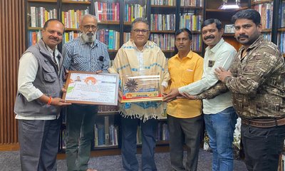 ವಿಶ್ವೇಶ್ವರ ಭಟ್ಟರಿಗೆ ಗಾಂಧಿ ಪುರಸ್ಕಾರ ನೀಡಿ ಸನ್ಮಾನ