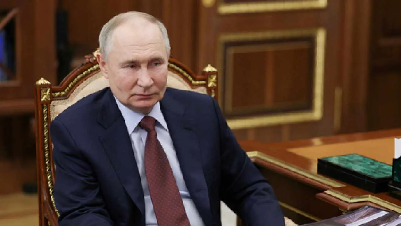 Vladimir Putin: ಉಕ್ರೇನ್‌ ಯುದ್ಧದ ಬಗ್ಗೆ ಝೆಲೆನ್ಸ್ಕಿ ಜೊತೆ ಮಾತುಕತೆ ನಡೆಸಲು ಪುಟಿನ್‌ ಸಿದ್ದ- ರಷ್ಯಾದಿಂದ ಮಹತ್ವದ ಘೋಷಣೆ