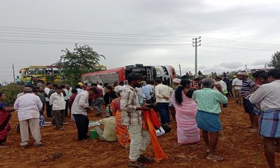 ಬಸ್ ಪಲ್ಟಿಯಾಗಿ ಹಲವರಿಗೆ ಗಾಯ
