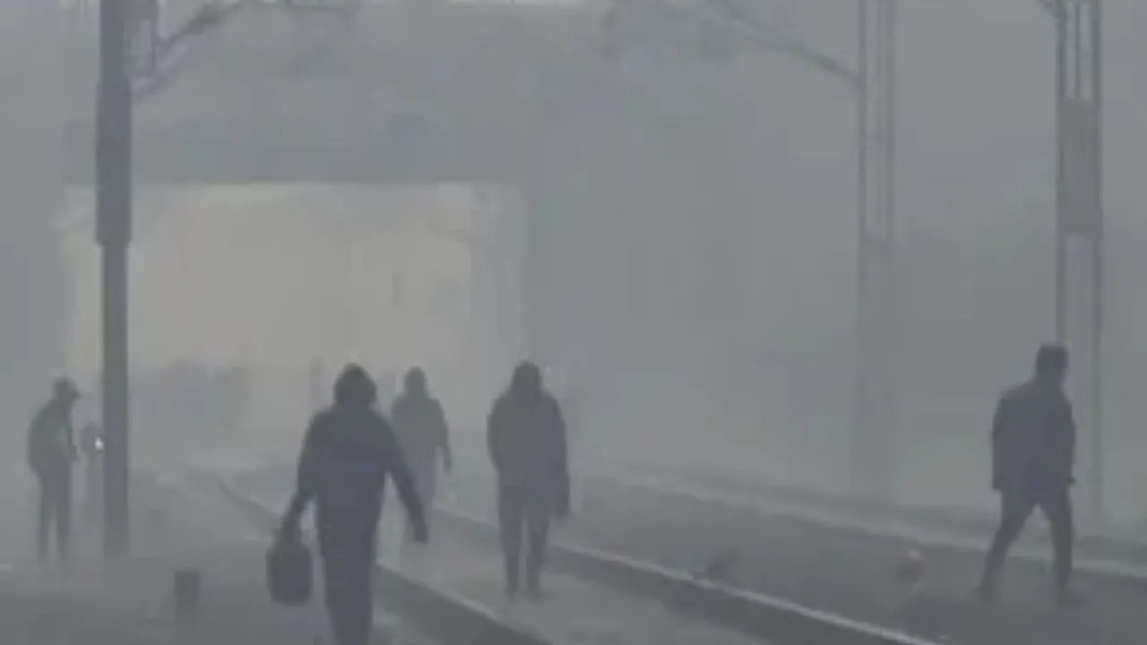 Karnataka Weather: ಇಂದು ಬೆಂಗಳೂರಿನಲ್ಲಿ ಮುಂಜಾನೆ ದಟ್ಟ ಮಂಜು, ಉಳಿದೆಡೆ ಒಣ ಹವೆ