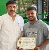 ತುಮಕೂರು ದಸರಾ ಕುಸ್ತಿ ಪಂದ್ಯಾವಳಿ: ಕುಸ್ತಿಪಟು ಸಂತೋಷ್'ಗೆ ಪ್ರಥಮ ಸ್ಥಾನ