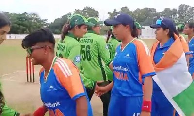 ಅಂಧರ ಮಹಿಳಾ ಟಿ20 ವಿಶ್ವಕಪ್‌ ಪಂದ್ಯದಲ್ಲಿ ಭಾರತ-ಪಾಕ್‌ ಹ್ಯಾಂಡ್‌ಶೇಕ್‌!