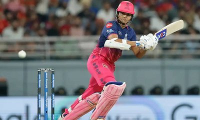 ಅರ್ಧಶತಕ ಬಾರಿಸಿ ಅಜಿಂಕ್ಯ ರಹಾನೆ ದಾಖಲೆ ಮುರಿದ ಯಶಸ್ವಿ ಜೈಸ್ವಾಲ್‌