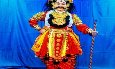 ವಿದೇಶದಲ್ಲಿ ಯಕ್ಷಗಾನ ಮೇಳ ಕಟ್ಟಿದ ಕೆನಡಾ ವಿವಿ ಪ್ರೊಫೆಸರ್