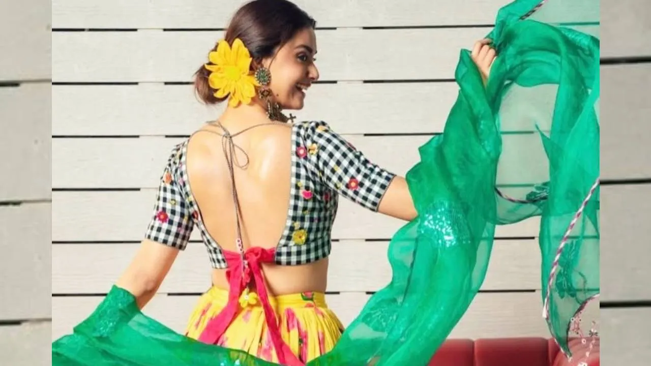 Star Fashion 2025: ಲೆಹೆಂಗಾಗೆ ಶೂ ಧರಿಸಿ ಸ್ಟೈಲಿಂಗ್‌ ರೂಲ್ಸ್ ಬ್ರೇಕ್‌ ಮಾಡಿದ ಕೀರ್ತಿ ಸುರೇಶ್‌ - Image 5