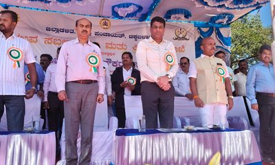 ಸಂವಿಧಾನದ ಆಶಯಗಳ ಈಡೇರಿಕೆ, ಸರಕಾರಿ ನೌಕರರ ಹೊಣೆ