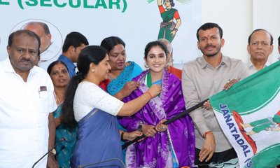 ನಿರೂಪಕಿ, ಬಿಗ್‌ಬಾಸ್‌ ಖ್ಯಾತಿಯ ಜಾಹ್ನವಿ ಜೆಡಿಎಸ್‌ ಸೇರ್ಪಡೆ