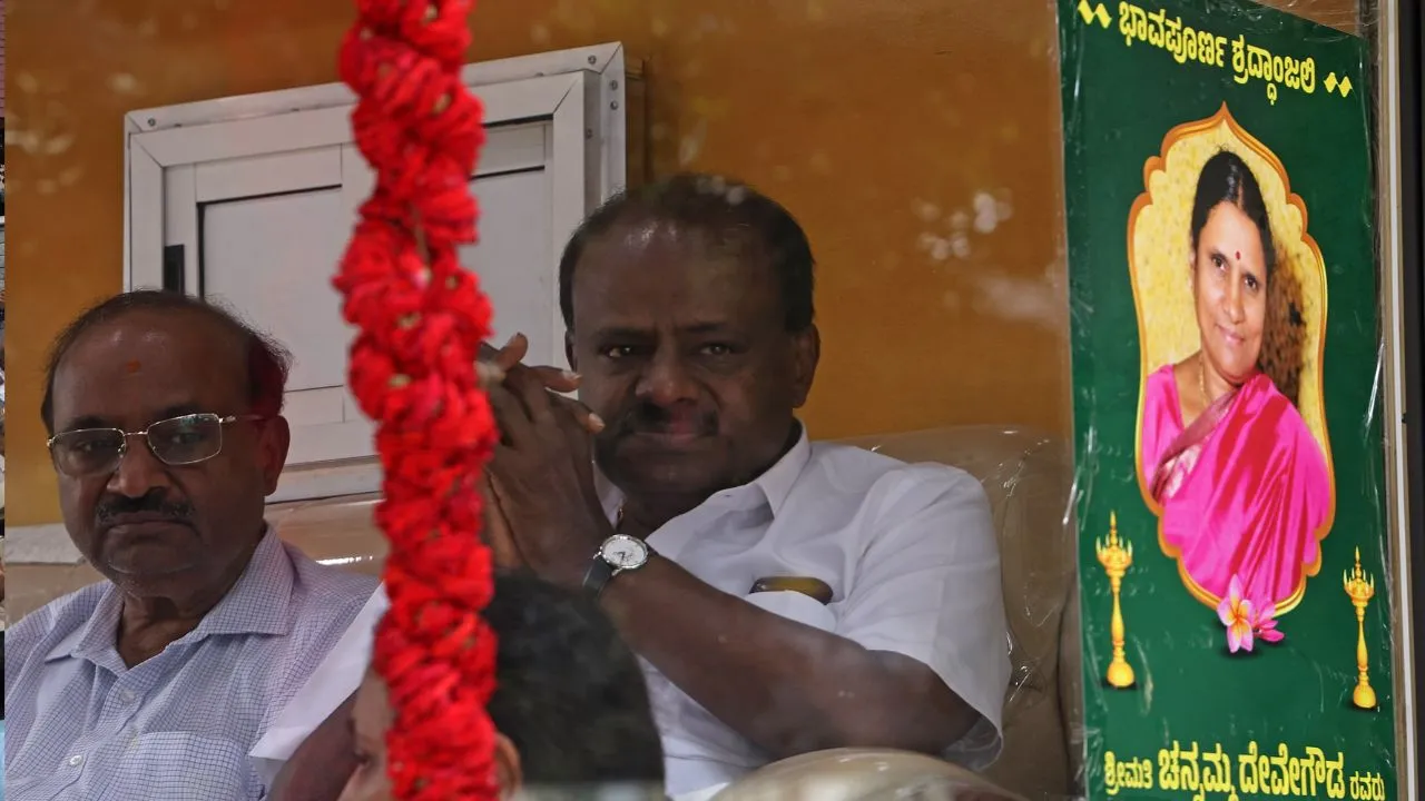 Chennamma Deve Gowda: ಬೆಂಗಳೂರಿನಲ್ಲಿ ಚೆನ್ನಮ್ಮ ಅಂತಿಮ ದರ್ಶನಕ್ಕೆ ಹರಿದುಬಂದ ಜನಸಾಗರ - Image 4