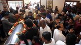 ಬೆಂಗಳೂರಿನಲ್ಲಿ ಚೆನ್ನಮ್ಮ ಅಂತಿಮ ದರ್ಶನಕ್ಕೆ ಹರಿದುಬಂದ ಜನಸಾಗರ