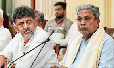 ಸಿಎಂ ಕುರ್ಚಿ ಕಾಳಗ; ದೆಹಲಿ ತಲುಪಿದ ಡಿ.ಕೆ.ಶಿವಕುಮಾರ್‌ ಬಣದ ಶಾಸಕರು