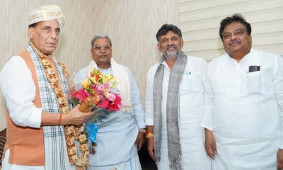 ಸಿಎಂ ನೇತೃತ್ವದ ನಿಯೋಗದಿಂದ ರಕ್ಷಣಾ ಸಚಿವರ ಭೇಟಿ