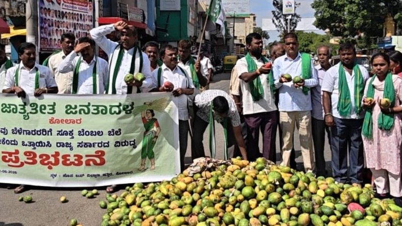 _Mango growers Protest (2)
