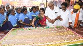 ರಾಜಾಜಿನಗರದಲ್ಲಿ 75 ಕೆಜಿ ಕೇಕ್ ಕತ್ತರಿಸಿ ಮೋದಿ ಜನ್ಮದಿನಾಚರಣೆ