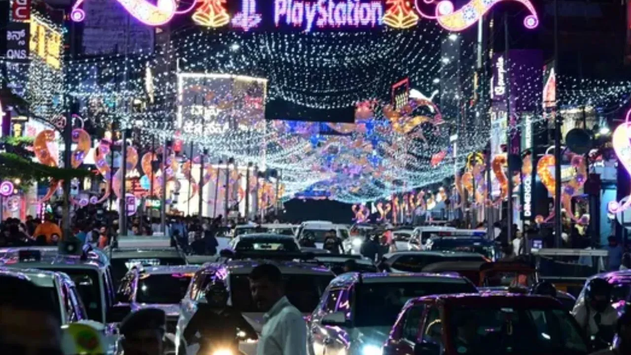 New year celebrations: ಇಂದು ಬೆಂಗಳೂರಿನ ಯಾವೆಲ್ಲಾ ರಸ್ತೆಗಳಲ್ಲಿ ವಾಹನ ಸಂಚಾರ ನಿಷೇಧ, ಎಲ್ಲೆಲ್ಲಿ ಪಾರ್ಕಿಂಗ್‌ ವ್ಯವಸ್ಥೆ?