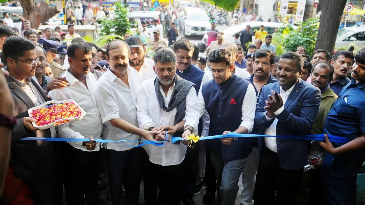 ಬೆಂಗಳೂರಿನಲ್ಲಿ ಆರ್‌ವಿ ರಸ್ತೆ-ಸಿಲ್ಕ್ ಬೋರ್ಡ್ ನಡುವಿನ ಡಬಲ್‌ ಡೆಕ್ಕರ್‌ ಫ್ಲೈಓವರ್‌ನಲ್ಲಿ ವಾಹನ ಸಂಚಾರಕ್ಕೆ ಡಿಸಿಎಂ ಡಿಕೆಶಿ ಚಾಲನೆ - Image 4