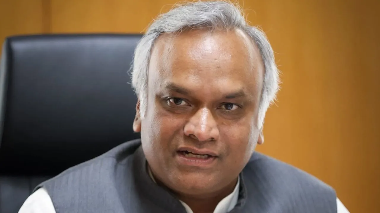 Priyank Kharge: ಆರ್‌ಎಸ್‌ಎಸ್‌ ಕಚೇರಿಗೆ ಹೋಗಲು ಸಿದ್ಧ, ಉಡಾಫೆ ಬಿಟ್ಟು ನನ್ನ ಪ್ರಶ್ನೆಗಳಿಗೆ ಉತ್ತರಿಸಲಿ: ಸಚಿವ ಪ್ರಿಯಾಂಕ್‌ ಖರ್ಗೆ