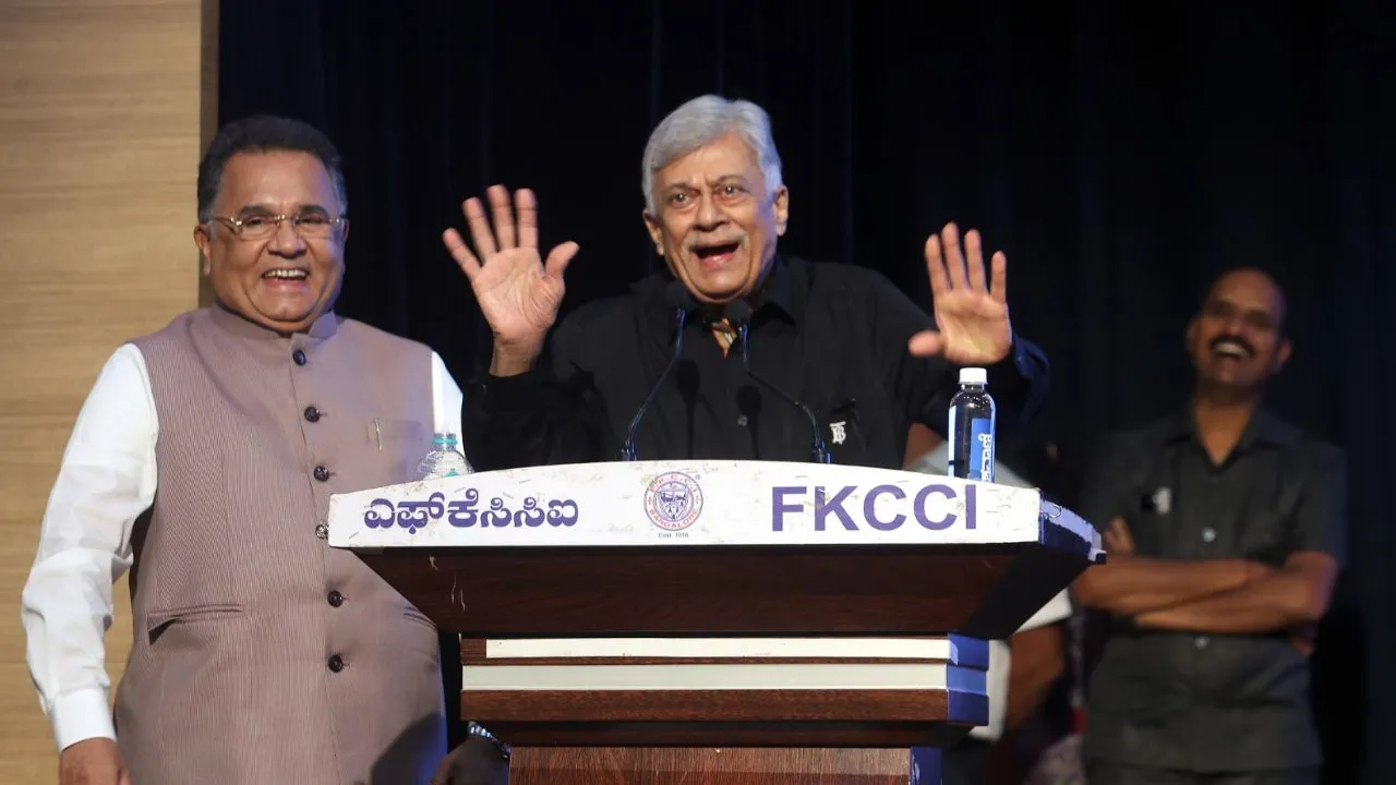 Vishwavani Pustaka: ವಿಶ್ವವಾಣಿ ಪುಸ್ತಕ ಪ್ರಕಾಶನದ 9 ಕೃತಿಗಳ ಲೋಕಾರ್ಪಣೆ; ಹಿರಿಯ ನಟ ಅನಂತನಾಗ್‌, ಚಕ್ರವರ್ತಿ ಸೂಲಿಬೆಲೆ ಸೇರಿ ಗಣ್ಯರು ಭಾಗಿ- ಇಲ್ಲಿವೆ Photos - Image 12