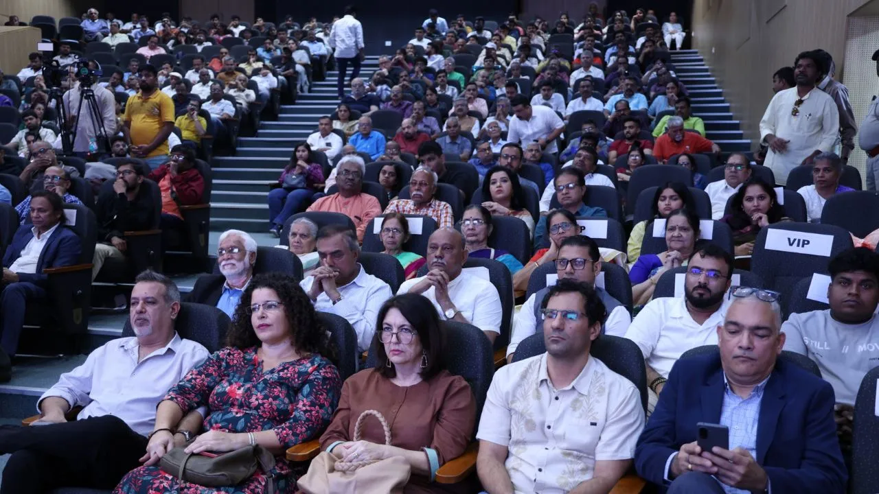 Vishweshwar Bhat's Book Release: ವಿಶ್ವೇಶ್ವರ ಭಟ್‌ ಅವರ 103ನೇ ಪುಸ್ತಕ 'ಬದುಕುಳಿದವರು ಕಂಡಂತೆʼ ಬಿಡುಗಡೆ; ಫೋಟೊಗಳು ಇಲ್ಲಿವೆ - Image 11