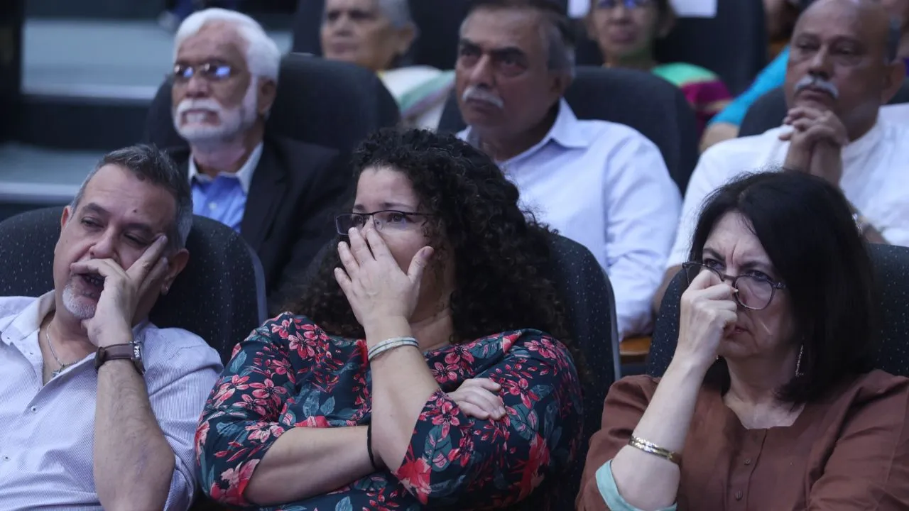 Vishweshwar Bhat's Book Release: ವಿಶ್ವೇಶ್ವರ ಭಟ್‌ ಅವರ 103ನೇ ಪುಸ್ತಕ 'ಬದುಕುಳಿದವರು ಕಂಡಂತೆʼ ಬಿಡುಗಡೆ; ಫೋಟೊಗಳು ಇಲ್ಲಿವೆ - Image 9