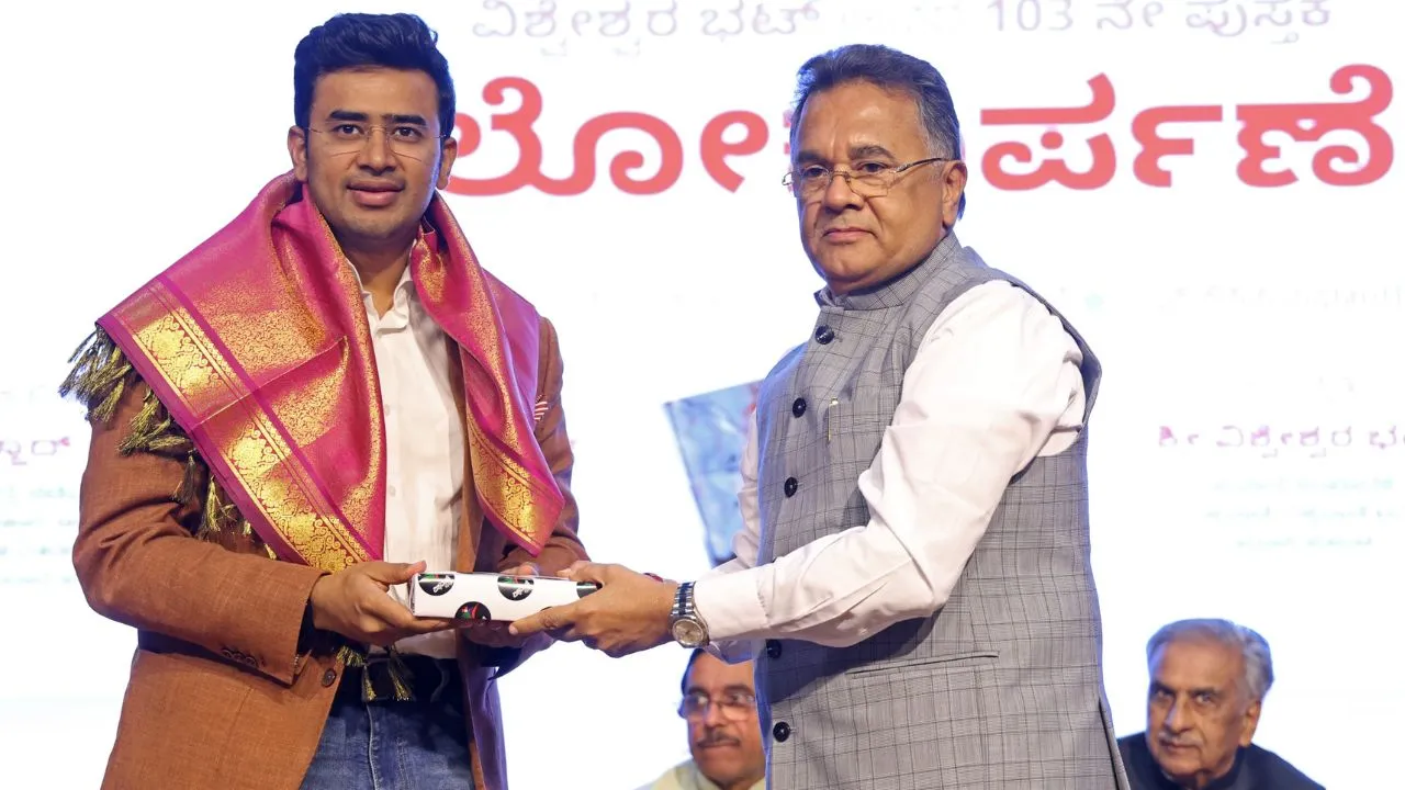 Vishweshwar Bhat's Book Release: ವಿಶ್ವೇಶ್ವರ ಭಟ್‌ ಅವರ 103ನೇ ಪುಸ್ತಕ 'ಬದುಕುಳಿದವರು ಕಂಡಂತೆʼ ಬಿಡುಗಡೆ; ಫೋಟೊಗಳು ಇಲ್ಲಿವೆ - Image 7