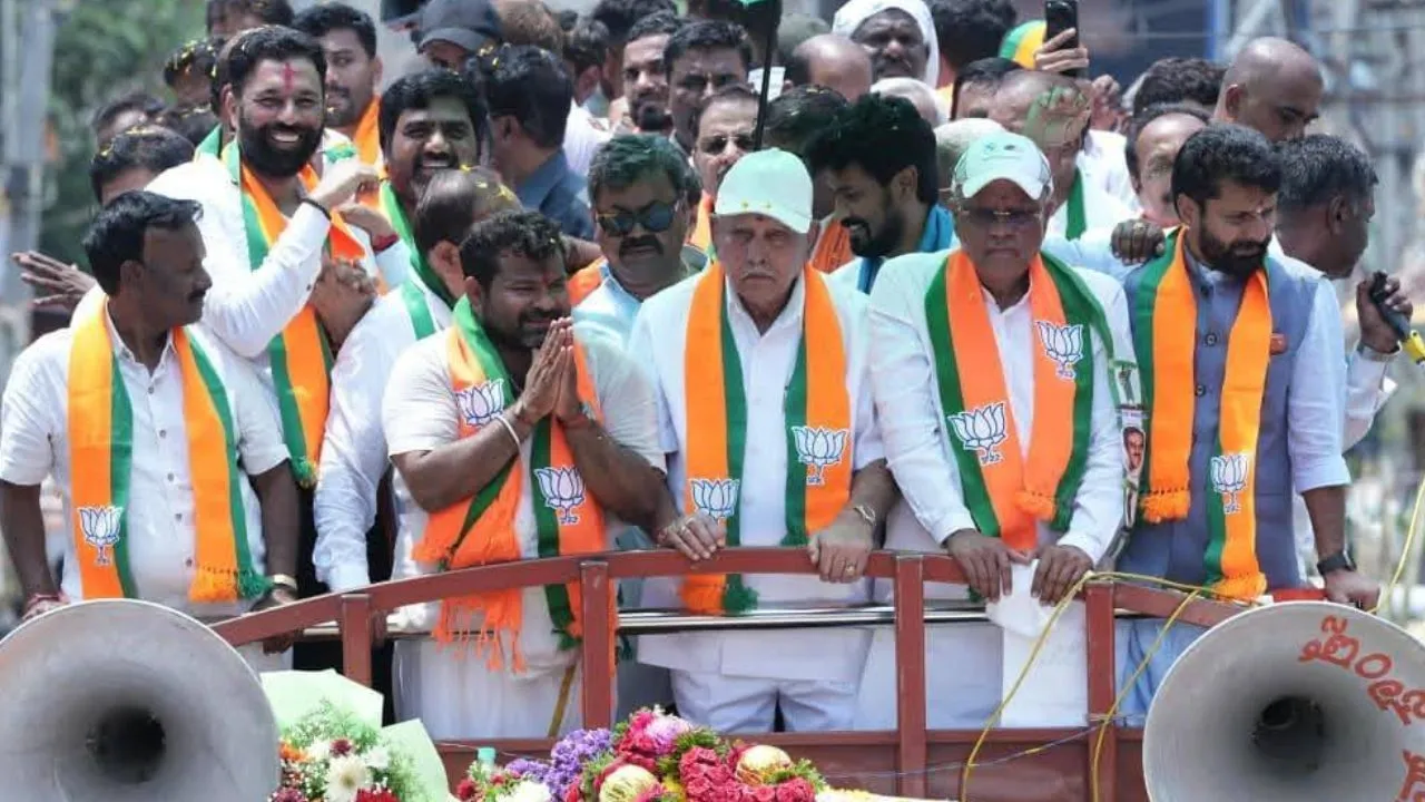 Davanagere South byelection: ದಾವಣಗೆರೆ ದಕ್ಷಿಣ ಬಿಜೆಪಿ ಅಭ್ಯರ್ಥಿ ಶ್ರೀನಿವಾಸ್ ದಾಸಕರಿಯಪ್ಪ ನಾಮಪತ್ರ ಸಲ್ಲಿಕೆ; ಯಡಿಯೂರಪ್ಪ ನೇತೃತ್ವದಲ್ಲಿ ಬೃಹತ್‌ ರೋಡ್‌ ಶೋ