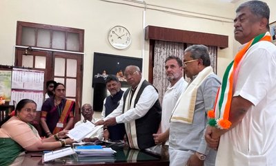 ರಾಜ್ಯಸಭೆ ಚುನಾವಣೆಗೆ ನಾಮಪತ್ರ ಸಲ್ಲಿಸಿದ ಮಲ್ಲಿಕಾರ್ಜುನ ಖರ್ಗೆ