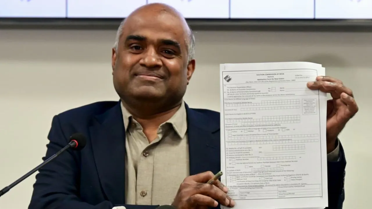 Karnataka SIR: ಎಸ್ಐ‌ಆರ್‌ ಮೊದಲ ಕರಡು ಮತದಾರರ ಪಟ್ಟಿ ಪ್ರಕಟ; ರಾಜ್ಯದಲ್ಲಿ 1.07 ಕೋಟಿ ಮತದಾರರ ಹೆಸರು ಡಿಲೀಟ್‌!
