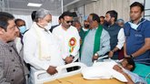 ಹುಬ್ಬಳ್ಳಿಯಲ್ಲಿ ಕಟೌಟ್ ಬಿದ್ದು ಗಾಯಗೊಂಡವರ ಆರೋಗ್ಯ ವಿಚಾರಿಸಿದ ಸಿಎಂ