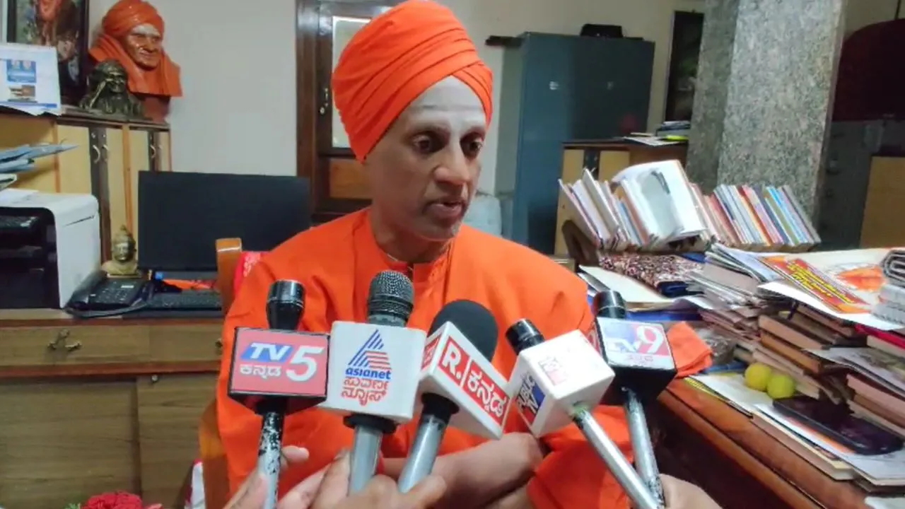 ರಾಷ್ಟ್ರಪತಿ ಕಾರ್ಯಕ್ರಮದಲ್ಲಿ ಶಿಷ್ಟಾಚಾರ ಉಲ್ಲಂಘನೆಯಾಗಿಲ್ಲ: ಸಿದ್ದಲಿಂಗ ಸ್ವಾಮೀಜಿ ಸ್ಪಷ್ಟನೆ