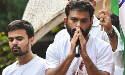 ವಿಮಾನ ನಿಲ್ದಾಣದಲ್ಲೇ ಸಿಜೆಪಿ ನಾಯಕರ ಬಂಧನ