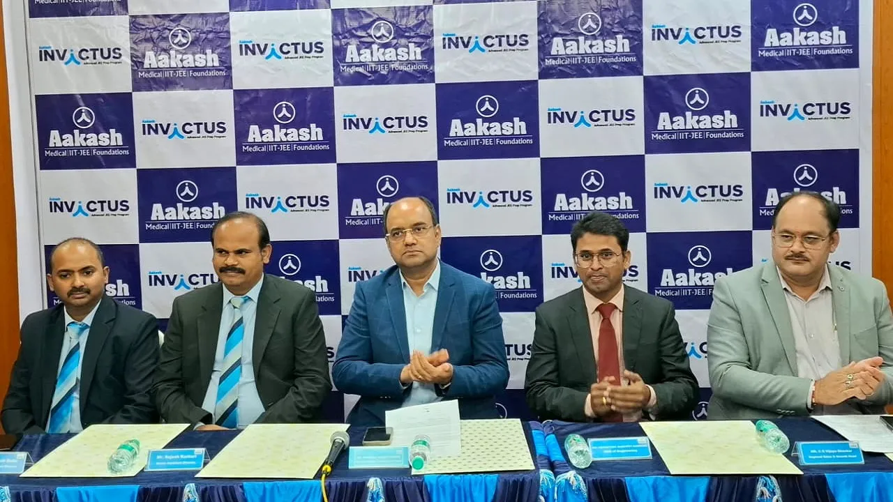 ಬೆಂಗಳೂರಿನ ಆಕಾಶ್ ಇನ್ಸ್ಟಿಟ್ಯೂಟ್ ಜೆಇಇ ಮುಖ್ಯ ಪರೀಕ್ಷೆಯಲ್ಲಿ ಅತ್ಯುತ್ತಮ ಸಾಧನೆ: ಆದರ್ಶ್ ಕುಮಾರ್ ಬೆಹೆರಾ 99.99 ಶೇಕಡಾ ಅಂಕಗಳೊಂದಿಗೆ ಅಗ್ರಸ್ಥಾನ