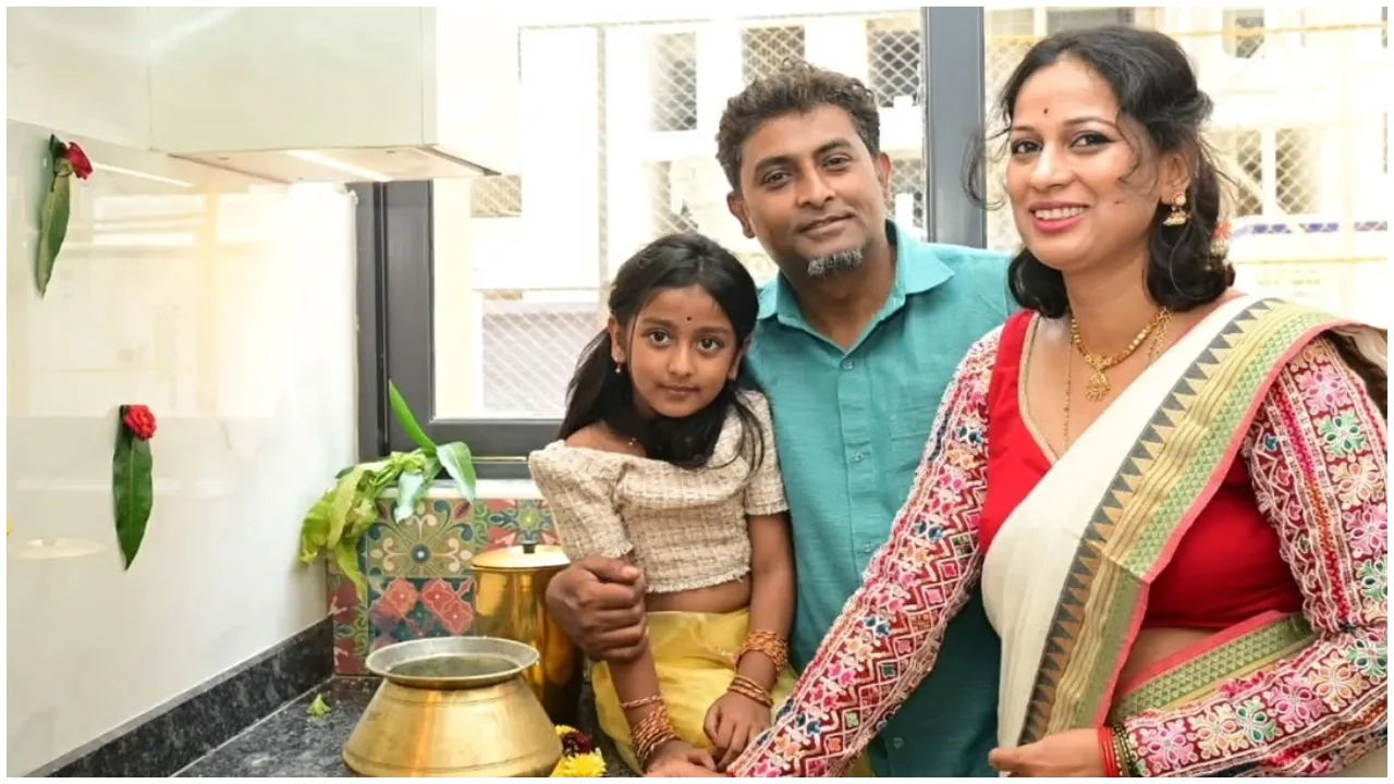 ಹೊಸ ಮನೆಗೆ ಕಾಲಿಟ್ಟ ಪ್ರತಿಭಾನ್ವಿತ ನಟಿ ಅಕ್ಷತಾ ಪಾಂಡವಪುರ; ಗೃಹಪ್ರವೇಶದ ಫೋಟೋಗಳು ಇಲ್ಲಿವೆ ನೋಡಿ - Image 1