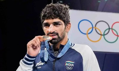 ಅಮನ್ ಸೆಹ್ರಾವತ್, ನೇಹಾ ಸಂಗ್ವಾನ್ ಅಮಾನತು ತೆರವು