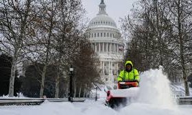 ಭಾರಿ ಹಿಮಪಾತದಿಂದ ತತ್ತರಿಸಿದ ಅಮೆರಿಕ