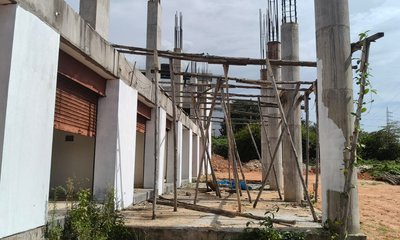 ನಗರ ಹೊರವಲಯದ ಗುಣಿಯಿಂದ ಮೇಲೇಳದ ಗುರುಭವನ