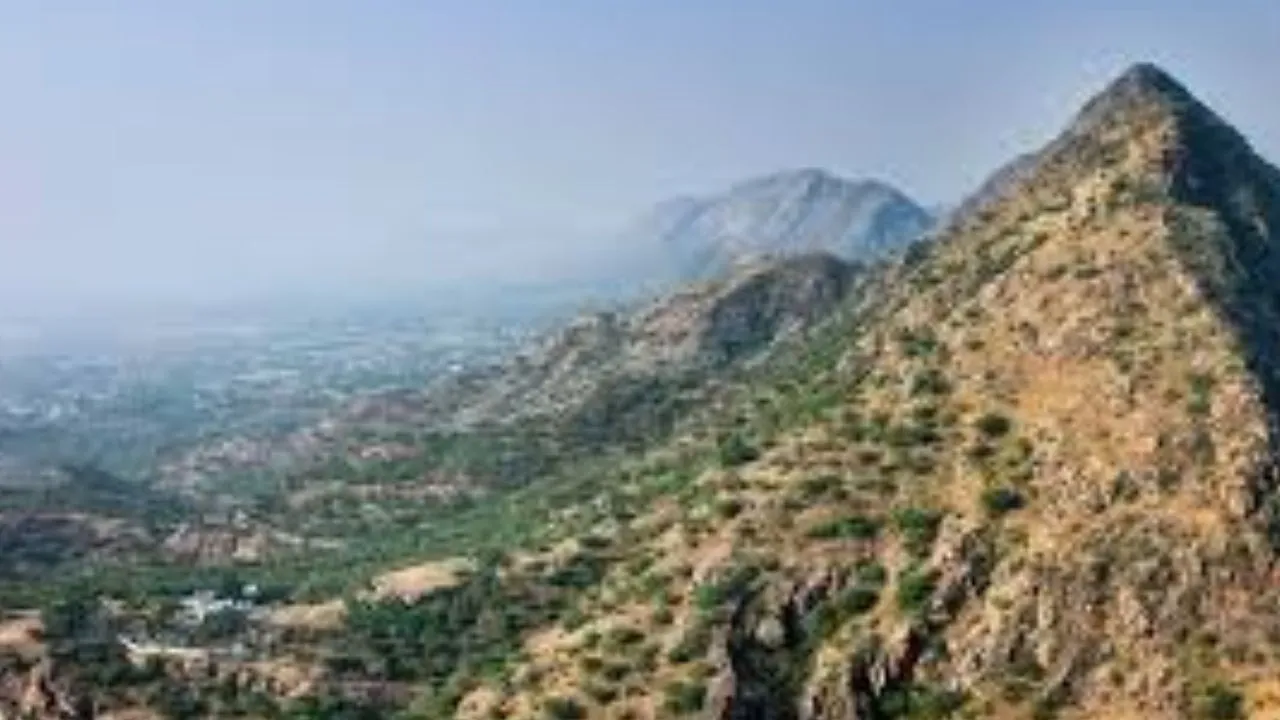 ಅರಾವಳಿ ಬೆಟ್ಟ; ತನ್ನದೇ ತೀರ್ಪಿಗೆ ತಡೆ ನೀಡಿದ ಸುಪ್ರೀಂ ಕೋರ್ಟ್: ಪರಿಶೀಲನೆಗೆ ಸಮಿತಿ ರಚನೆ