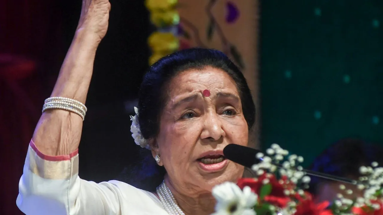 ಜೆನ್ ಝಿ ತಲೆಮಾರನ್ನೂ ಸೆಳೆಯುವ ಆಶಾ ಭೋಸ್ಲೆ ಹಾಡಿರುವ  10 ಐಕಾನಿಕ್ ಹಾಡುಗಳು - Image 8