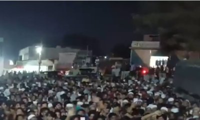 ಬಸವಕಲ್ಯಾಣದಲ್ಲಿ ಮುಸ್ಲಿಂ ಯುವಕರಿಂದ ಭಾರಿ ಪ್ರತಿಭಟನೆ, ಠಾಣೆಗೆ ಮುತ್ತಿಗೆ