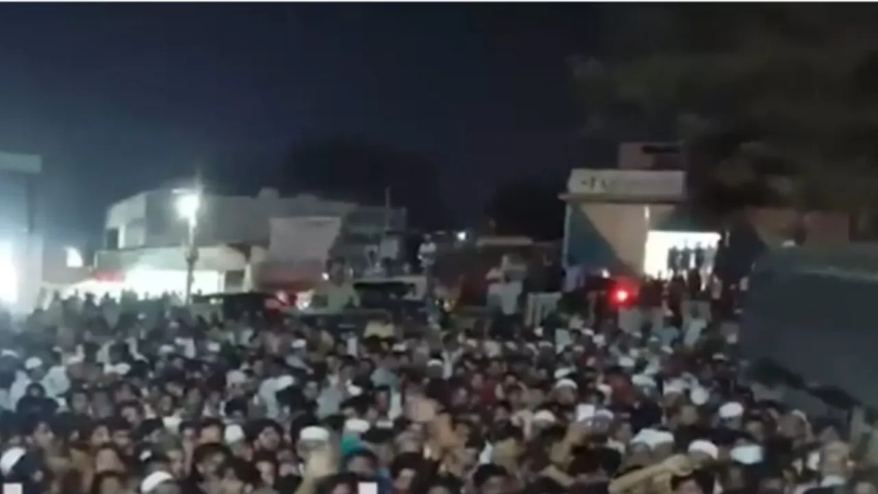 Bidar news: ಬಸವಕಲ್ಯಾಣದಲ್ಲಿ ಮುಸ್ಲಿಂ ಯುವಕರಿಂದ ಭಾರಿ ಪ್ರತಿಭಟನೆ, ಠಾಣೆಗೆ ಮುತ್ತಿಗೆ