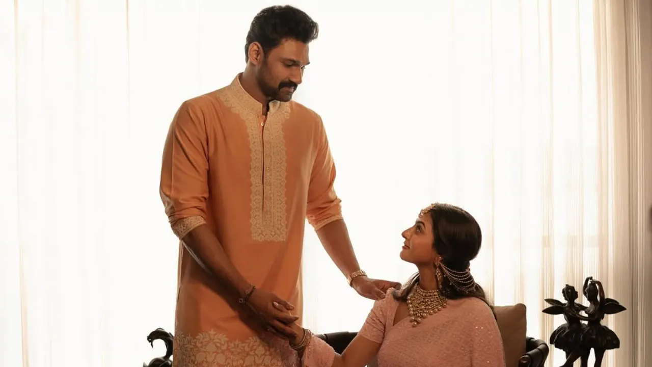 Photos: ʻನಿನ್ನ ನಗು ಮಾಸದಂತೆ ನೋಡಿಕೊಳ್ಳುವೆʼ; ಭಾವಿ ಪತ್ನಿ ಕಾವ್ಯರನ್ನು ಪರಿಚಯಿಸಿದ ತೆಲುಗು ನಟ ಬೆಲ್ಲಂಕೊಂಡ ಶ್ರೀನಿವಾಸ್ - Image 5