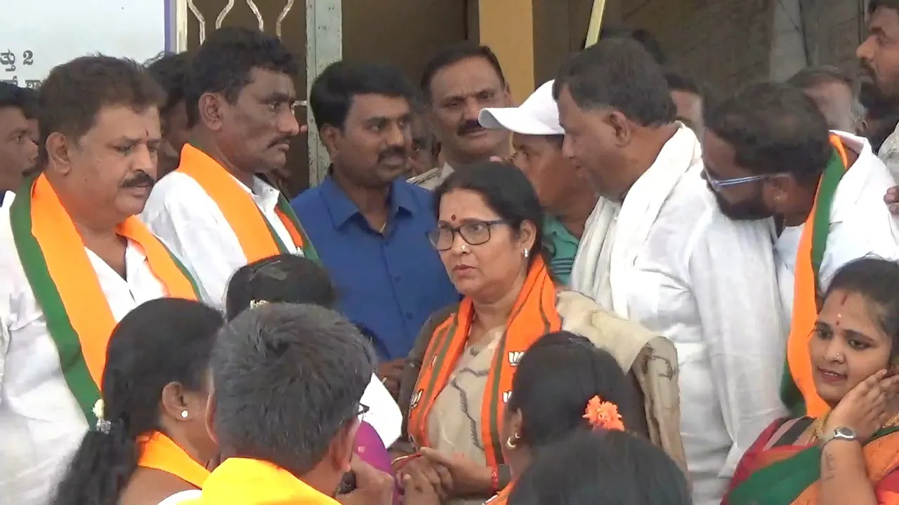 MLC Bharathi Shetty: ತಾಲೂಕು ದಂಡಾಧಿಕಾರಿಗಳ ವಿರುದ್ಧ ಎಂಎಲ್ಸಿ ಭಾರತಿ ಶೆಟ್ಟಿ ಕೆಂಡಾಮಂಡಲ