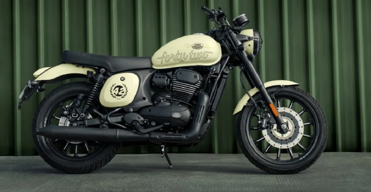 ಜಾವಾ 42, ನಿಯೋ-ಕ್ಲಾಸಿಕ್ ಡಿಸ್ರಪ್ಟರ್, ಈಗ ಐವರಿಯಲ್ಲಿದೆ