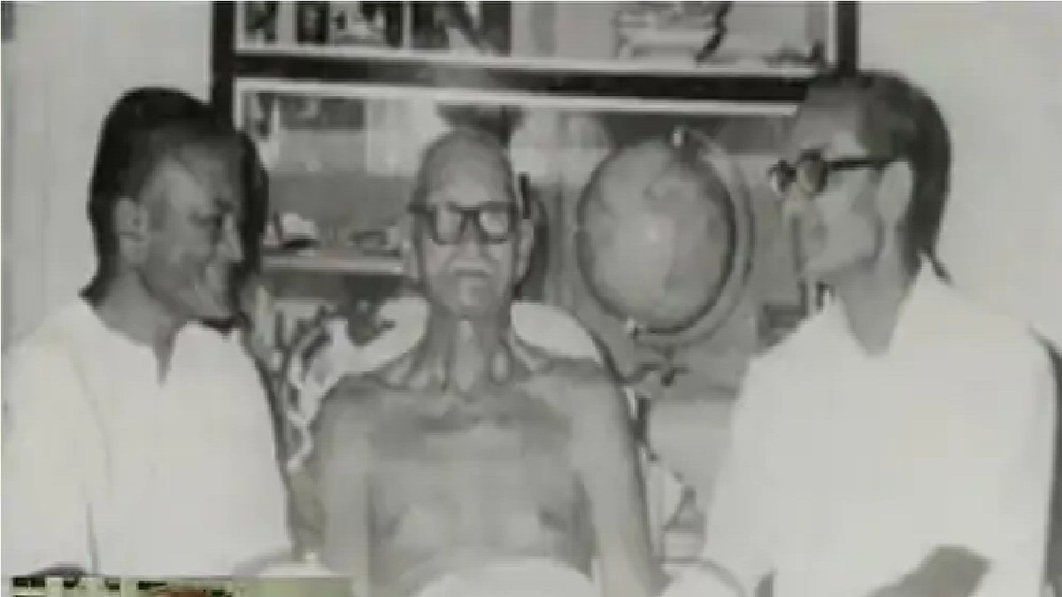 ಗುಜರಾತ್ ನ ಎರಡನೇ ಗಾಂಧಿ ಎಂದೇ ಹೆಸರುವಾಸಿಯಾದ ರವಿಶಂಕರ್ ಮಹಾರಾಜ್ ಅವರೊಂದಿಗೆ ಬಿಪಿನ್ ದೇಸಾಯಿ ಮತ್ತು ಗುಣವಂತ್ ದೇಸಾಯಿ.