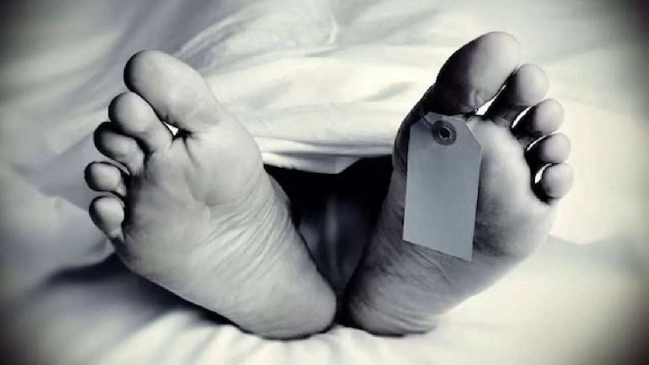 Labourer death: ಗದಗದಲ್ಲಿ ಮನೆ ಗೋಡೆ ಕುಸಿದು ಇಬ್ಬರು ಕಾರ್ಮಿಕರು ನಿಧನ