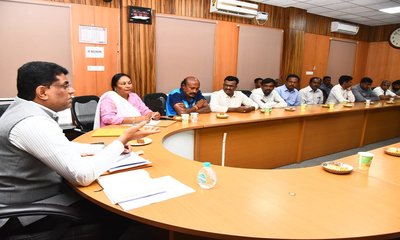 ಕ್ರೀಡಾ ಚಟುವಟಿಕೆಗಳಿಗೆ ಉತ್ತೇಜನ ನೀಡುವಂತಹ ಕೆಲಸ ಜಿಲ್ಲೆಯಲ್ಲಿ ಆಗಬೇಕು