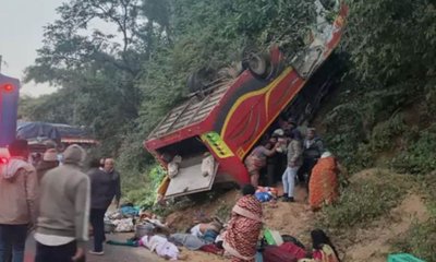 ಬಸ್ ಪಲ್ಟಿ: ಒಂಬತ್ತು ಸಾವು