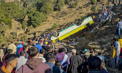 ಹಿಮಾಚಲ ಪ್ರದೇಶದಲ್ಲಿ ಕಂದಕಕ್ಕೆ ಬಿದ್ದ ಬಸ್